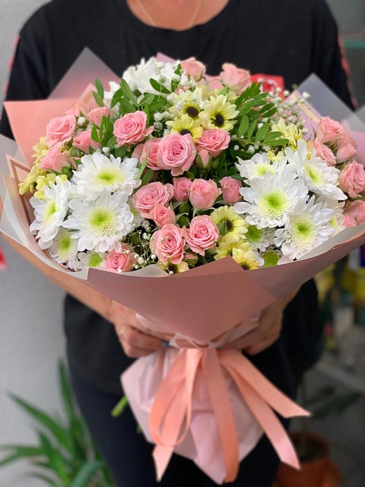Букет цветов из: Розы и Хризантемы в Нагутском