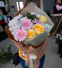 Букет цветов из:  Герберы, Розы и Хризантемы в Нагутском