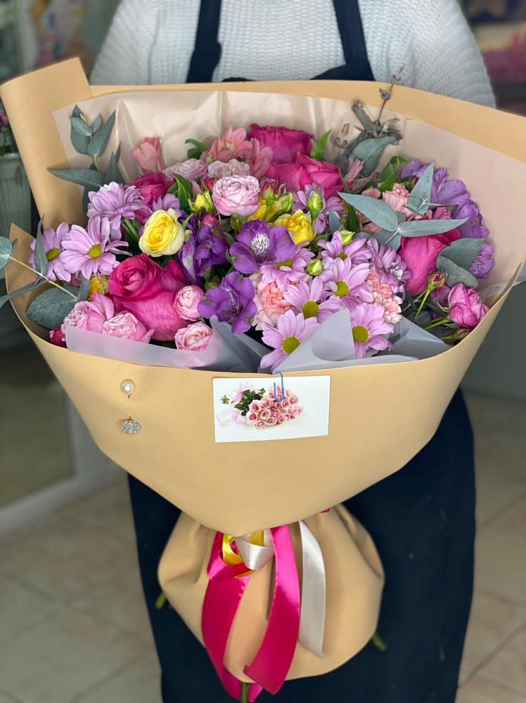 Букет цветов из: Хризантемы, Гвоздики и Альстромерии в Нагутском