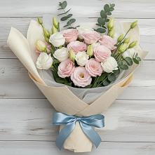 Букет цветов из:  Лизиантусы в Нагутском