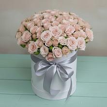 Цветочная композиция из Розы в шляпной коробке в Нагутском