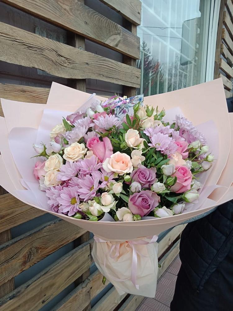 Букет цветов из: Розы и Хризантемы в Нагутском