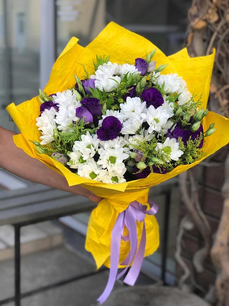 Букет цветов из: Ирисы, Хризантемы и Ромашки в Нагутском