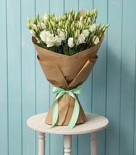 Букет цветов из:  Лизиантусы в Нагутском