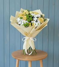 Букет цветов из:  Хризантемы и Розы в Нагутском