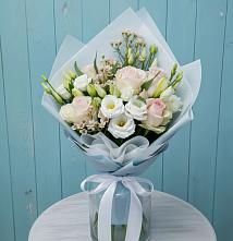 Букет цветов из:  Розы и Лизиантусы в Нагутском