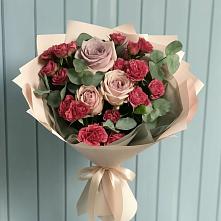Букет цветов из:  Гвоздики и Розы в Нагутском