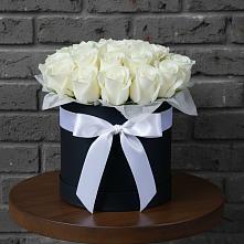 Цветочная композиция из Розы в шляпной коробке в Нагутском