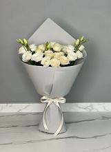 Букет цветов из:  Розы и Лизиантусы в Нагутском